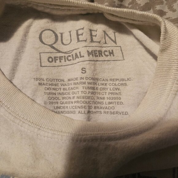 Queen Official Band T-Shirt, Vintage Style, Small - Picture 2 of 5